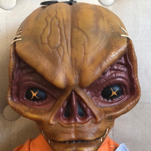 Spirit Halloween Trick 'R Treat Unmasked Sam Plush NWT - Picture 4 of 14